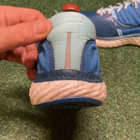 Saucony Hurricane 22 running shoes women’s size 8 wide (OKPM-12-006) - Picture 3 of 13